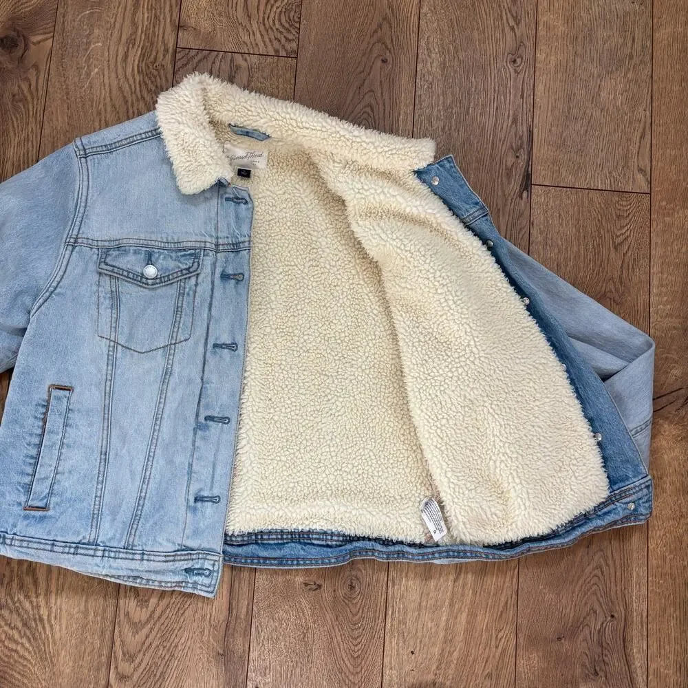 Universal Thread Sherpa Lined Trucker Denim Jacket M